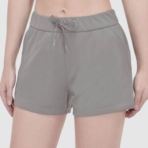 PIQDIG Shorts Athletic Gray Shorts / Size Small
